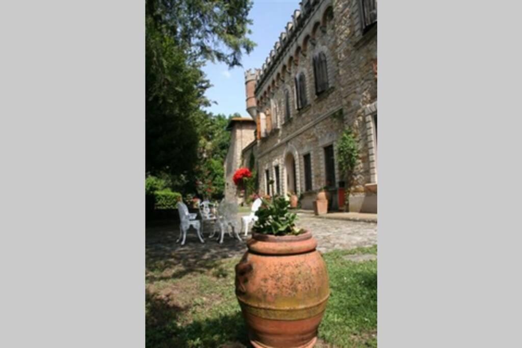 Casa La Torre Un Castello Alle Porte Di Firenze Exterior foto